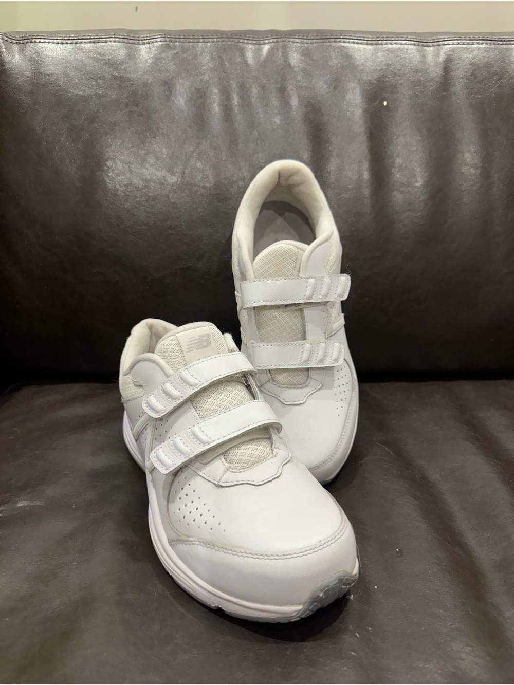 white New Balance Women's 411 Walking Shoes hook & loop size 9